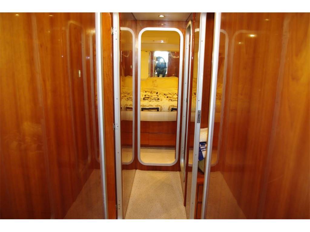 Azimut 43 fly