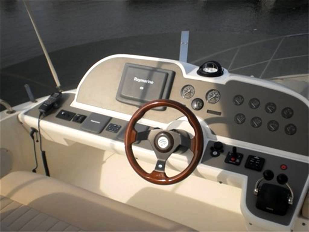 Sealine 42 ̸ 5 fly