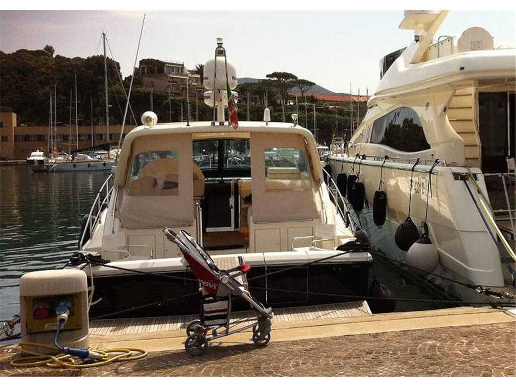 Uniesse 48 open