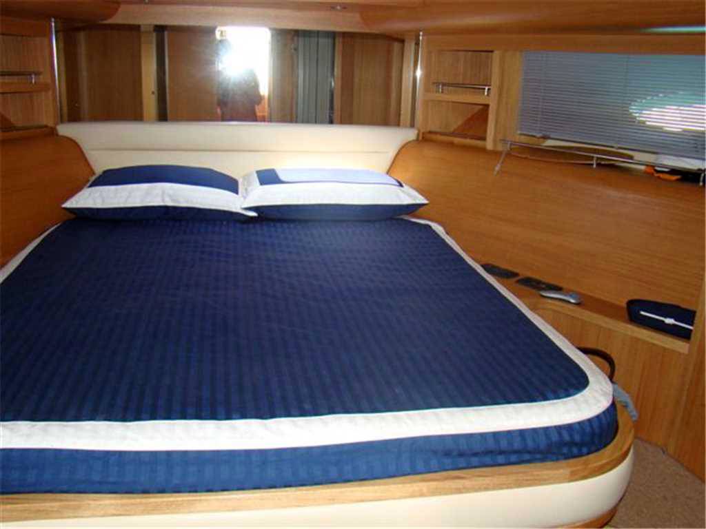 Uniesse 48 open