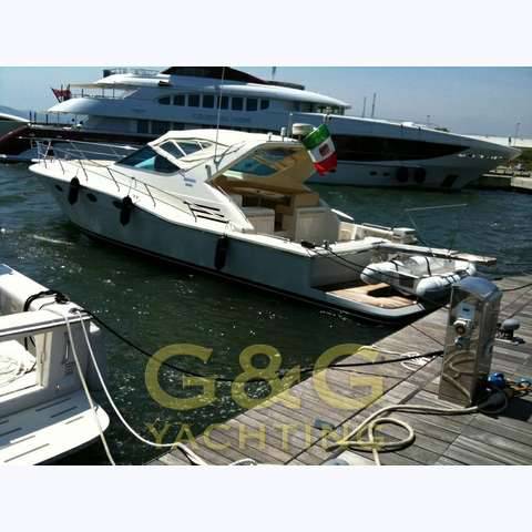 Uniesse 48 open