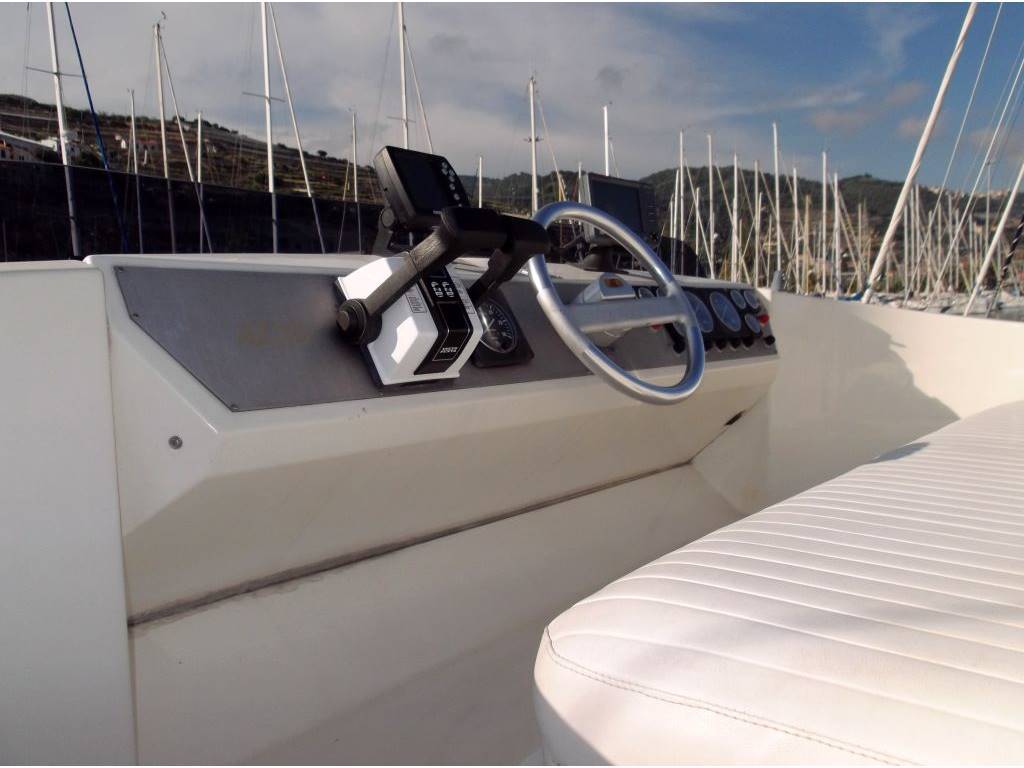 Azimut 35 fly