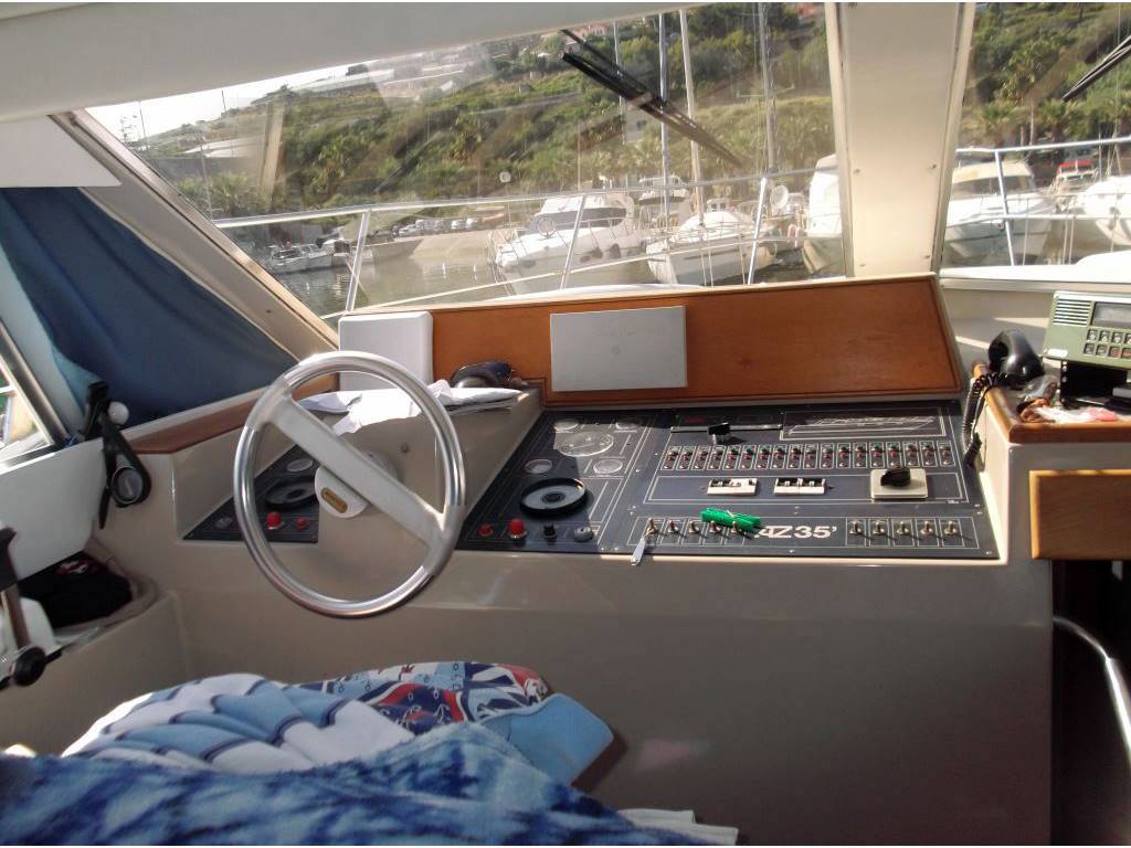 Azimut 35 fly