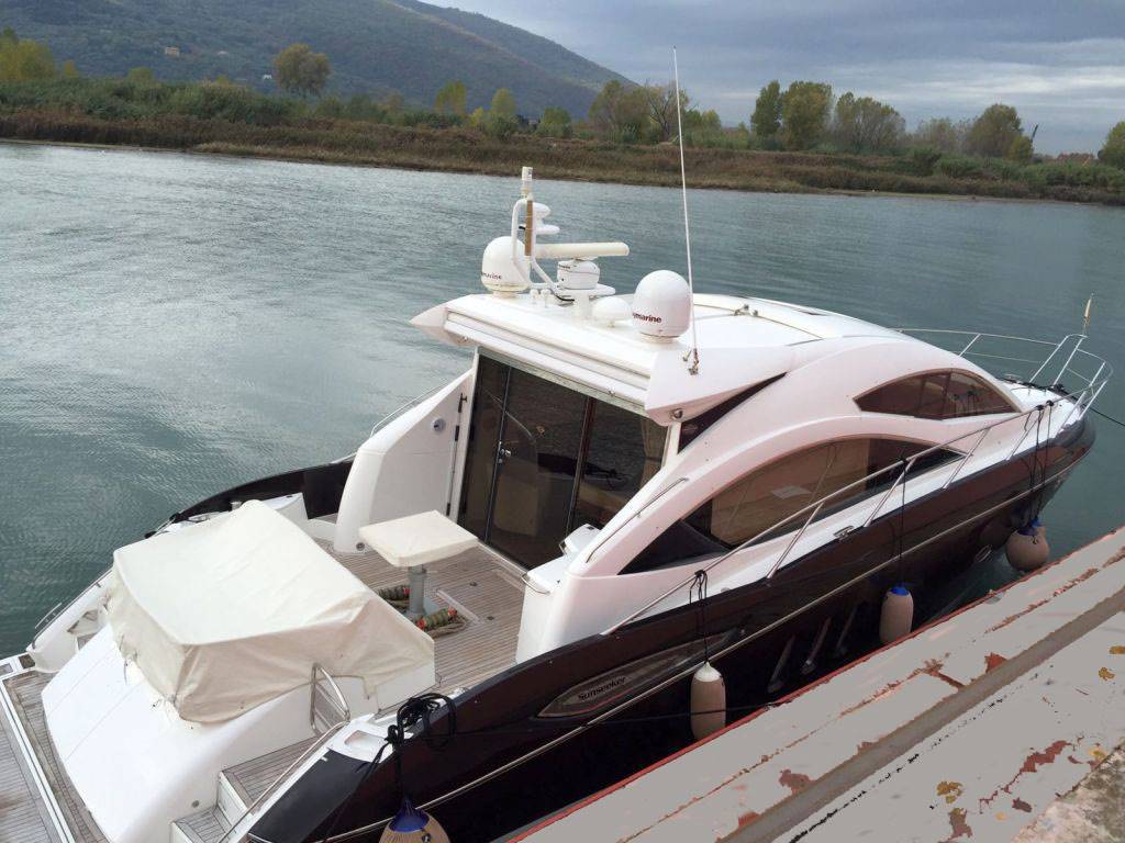 Sunseeker Predator 52