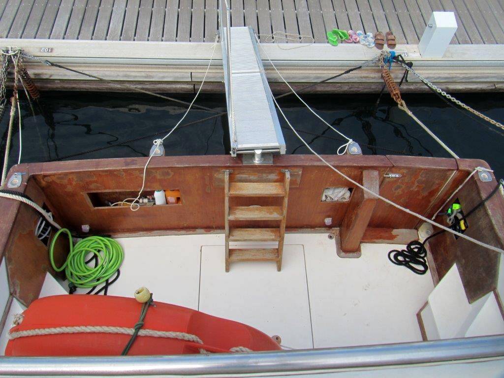 Sea ray 340 sedan bridge