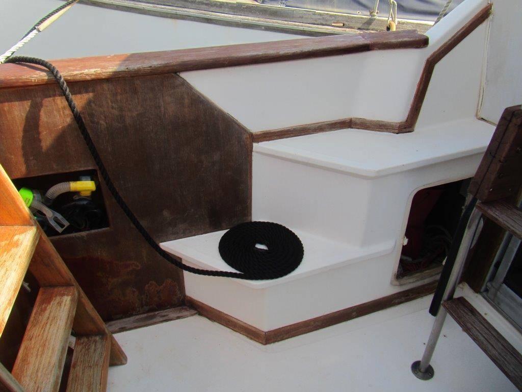 Sea ray 340 sedan bridge