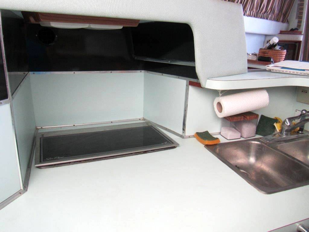 Sea ray 340 sedan bridge