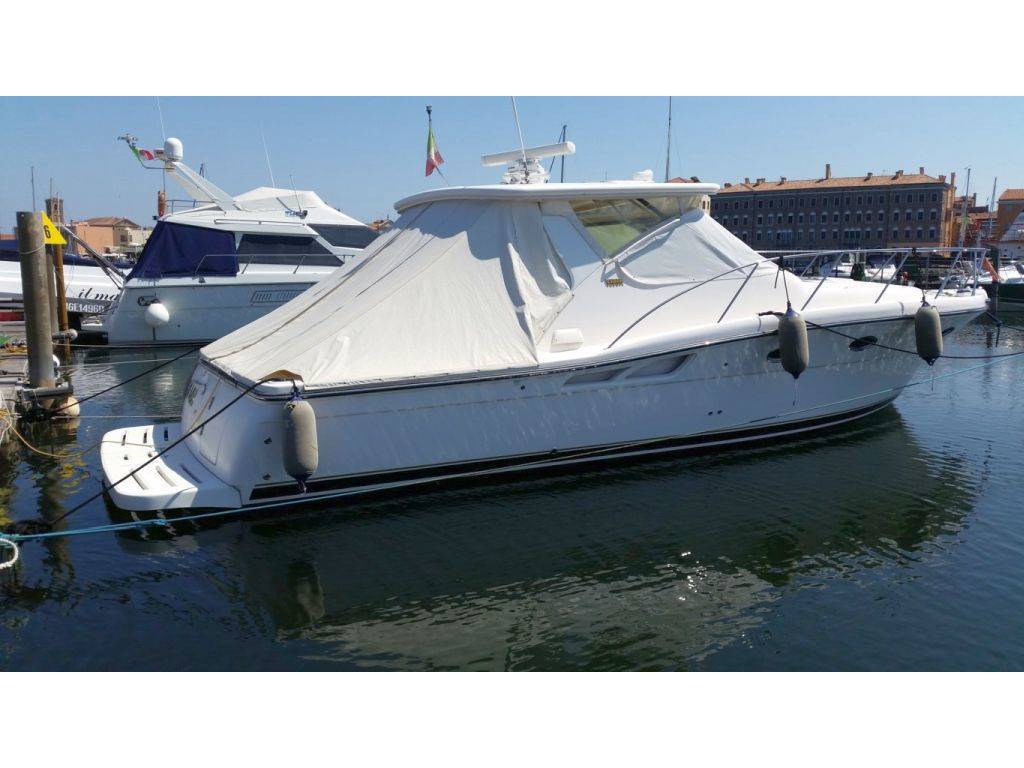 Tiara 3600 open