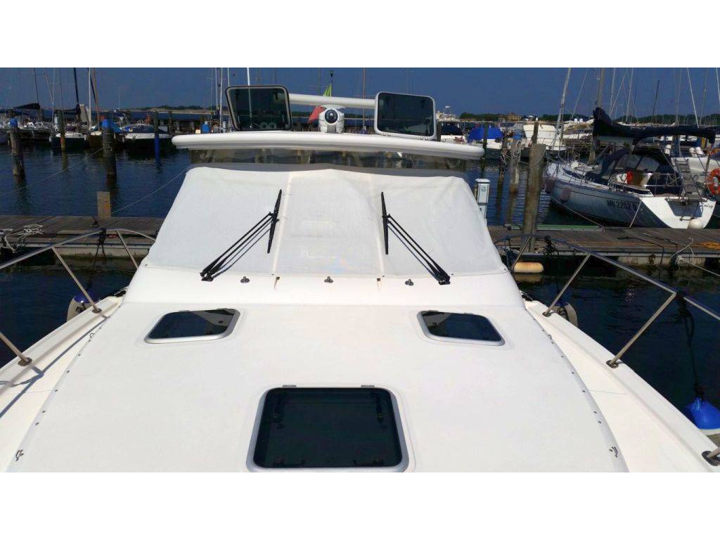 Tiara 3600 open