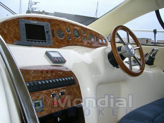 Azimut Az 39