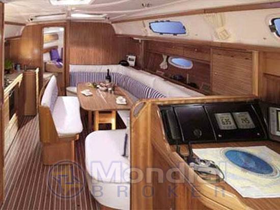 Bavaria Lagoon 390