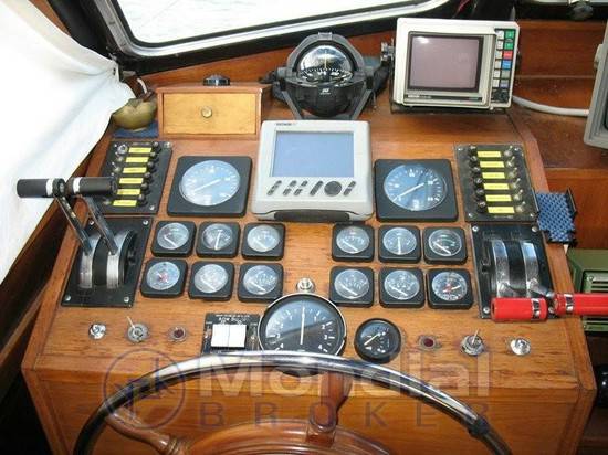Mochi craft 33 cabin