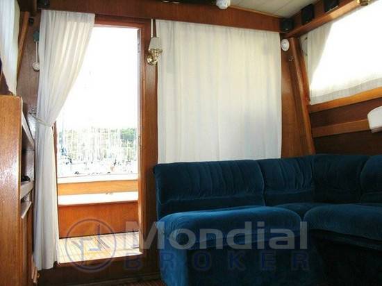 Mochi craft 33 cabin