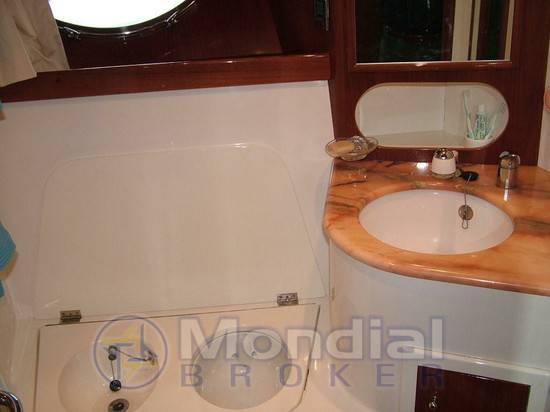 Uniesse 40