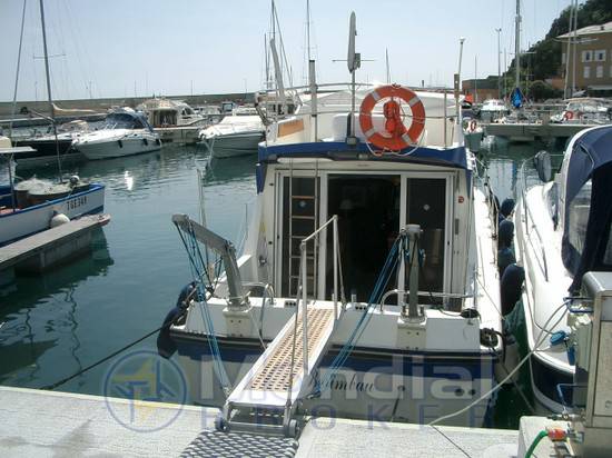 Fairline Sedan 32