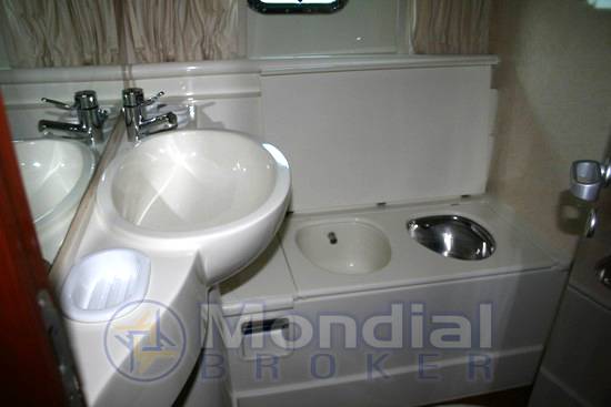 Ferretti 135