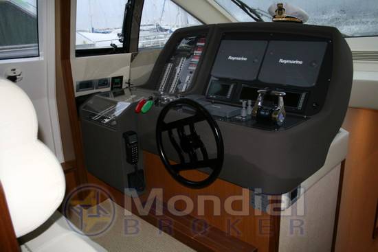 Ferretti 630 fly