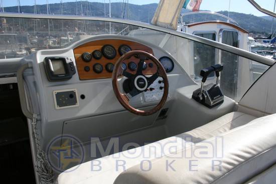 Rio 850 cabin