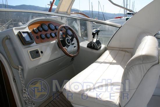 Rio 850 cabin