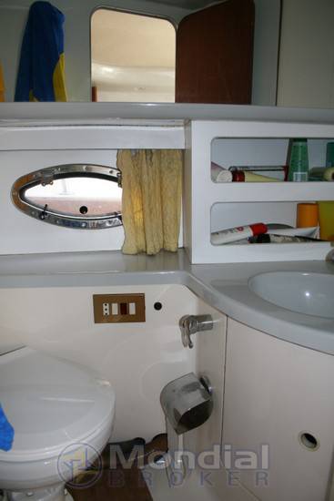 Rio 850 cabin