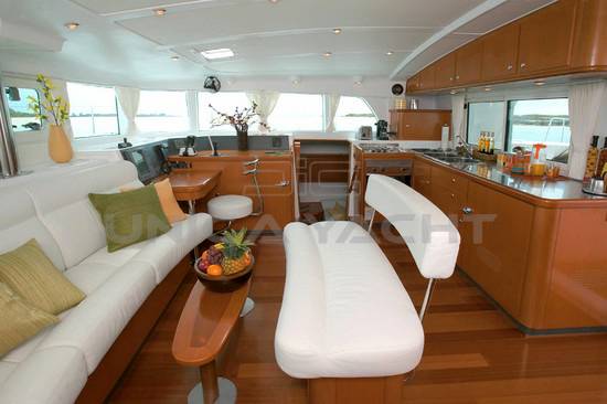 Lagoon 440 fly h.t.