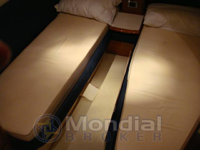 Azimut 42 fly