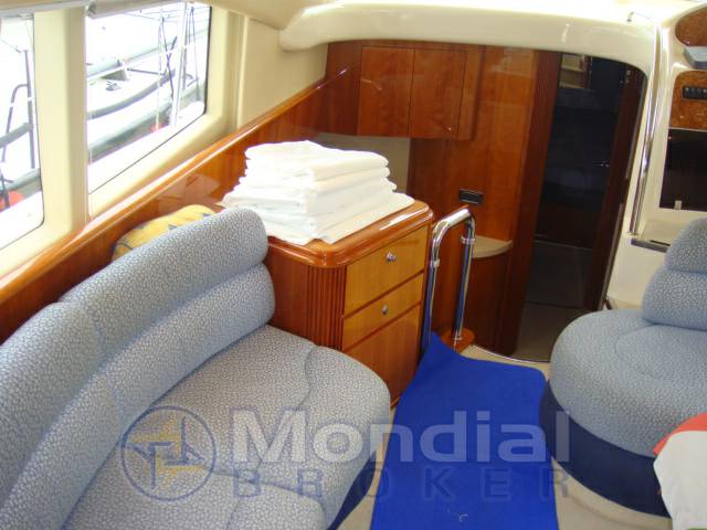 Azimut 42 fly