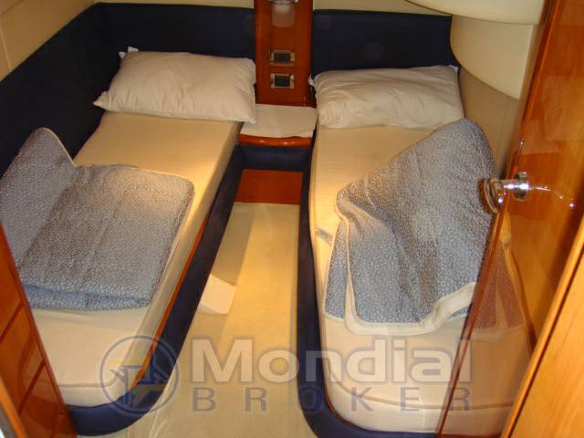 Azimut 42 fly
