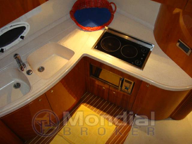 Azimut 42 fly