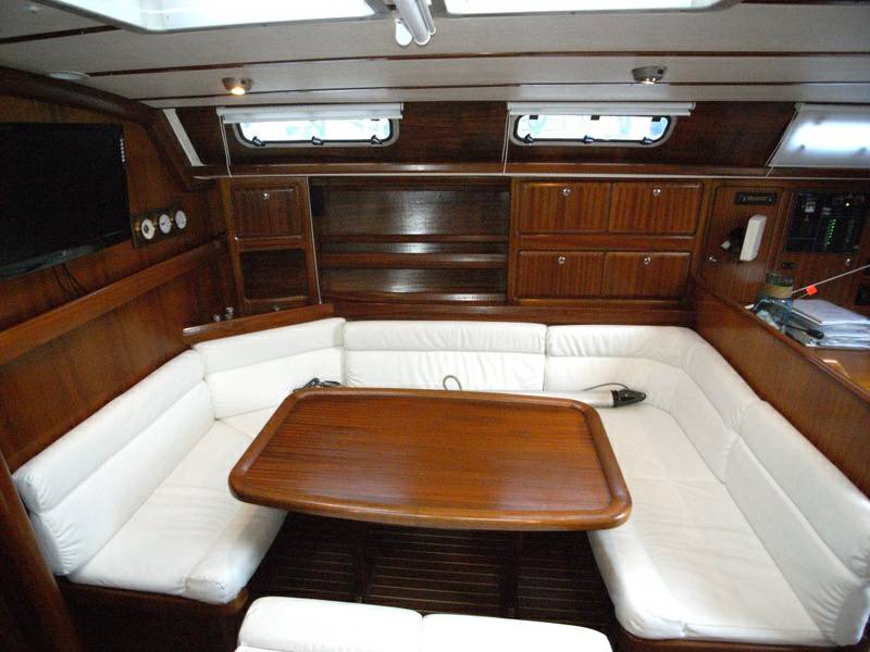 Bavaria 42 cruiser