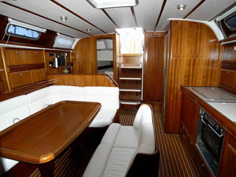 Bavaria 42 cruiser