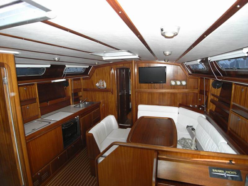 Bavaria 42 cruiser