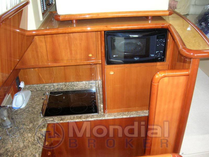 Ferretti 530