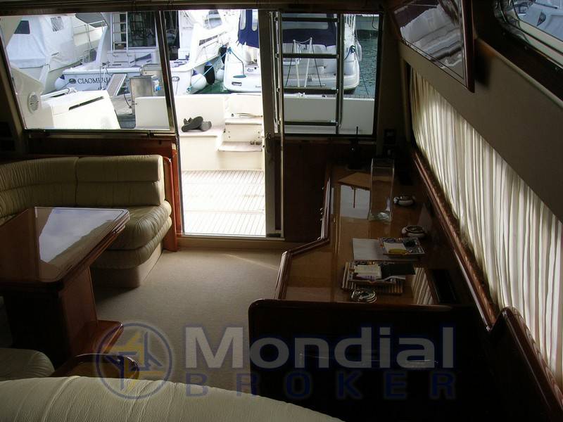 Ferretti 530