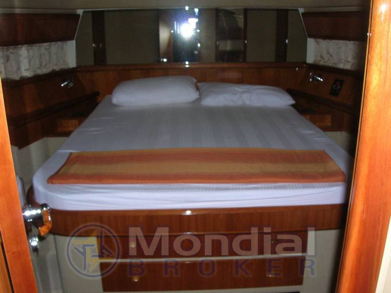 Ferretti 530