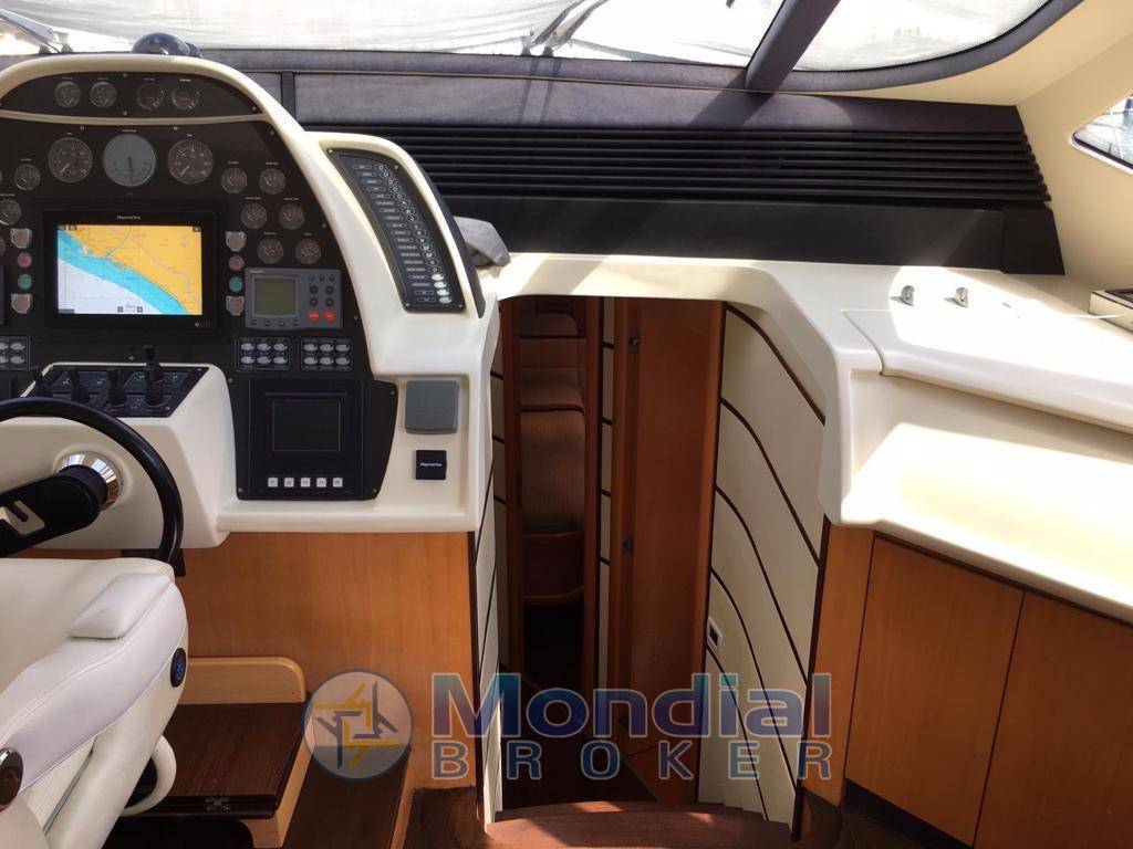 Pershing 76