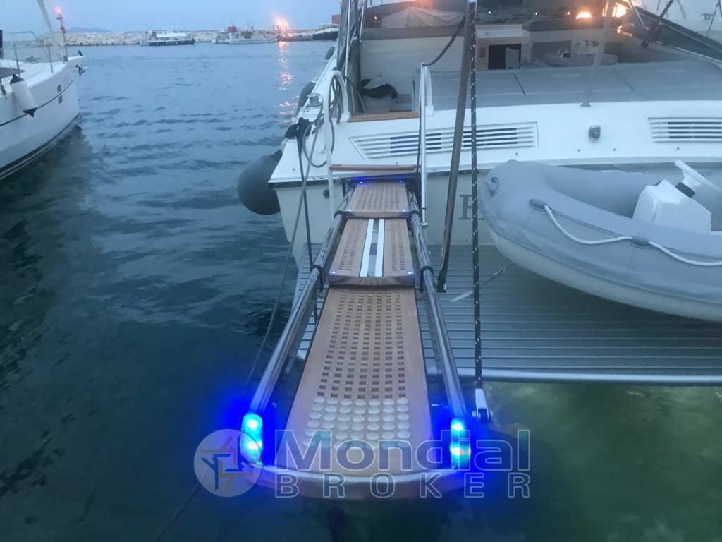 Magnum marine 53