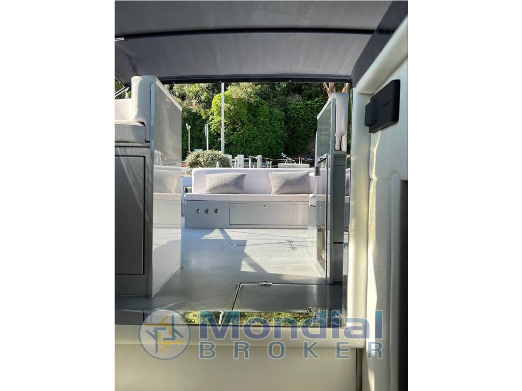 Magnum marine 63