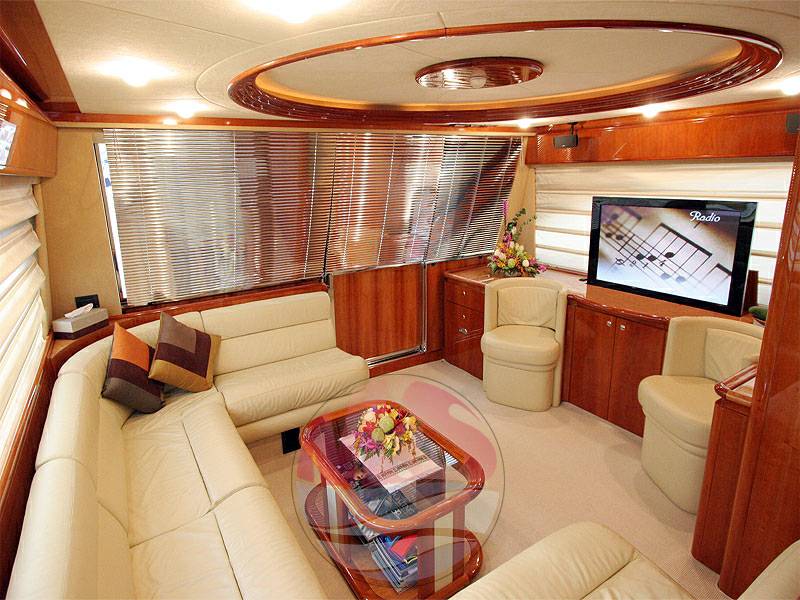 Ferretti 680 fly