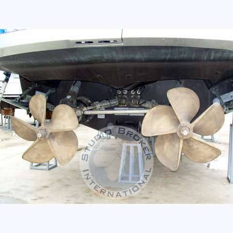 Pershing 76