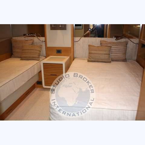 Benetti 85 legend