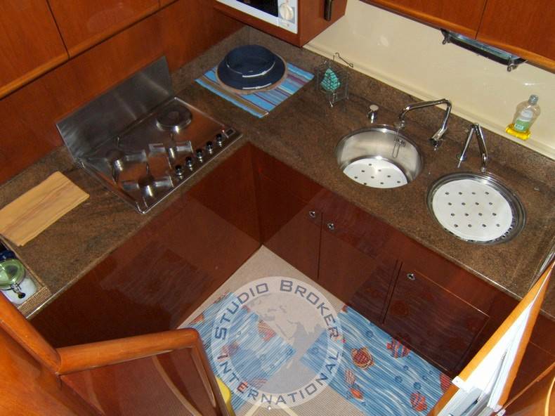 Ferretti 165