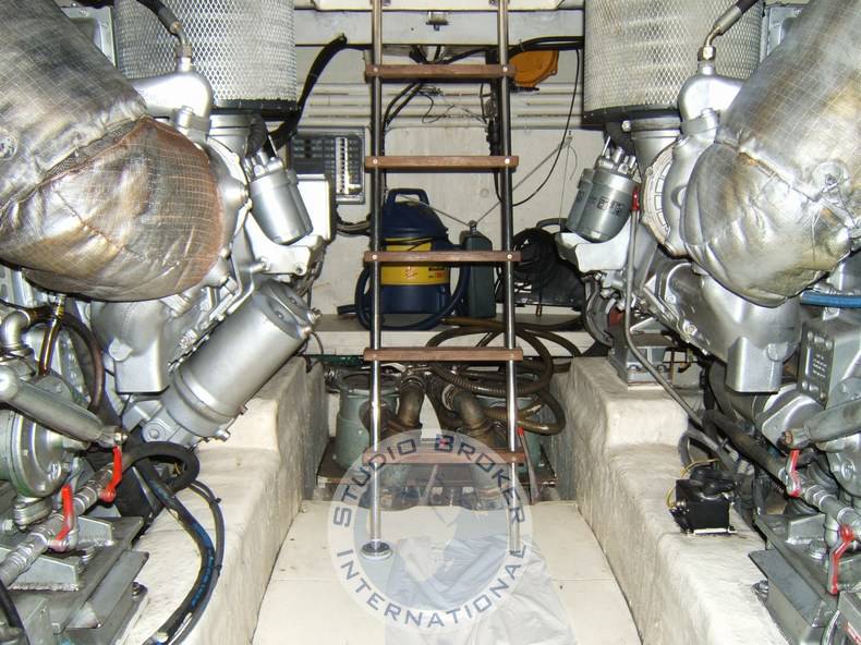Ferretti 165