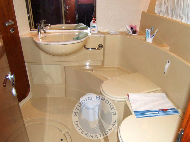Ferretti 165