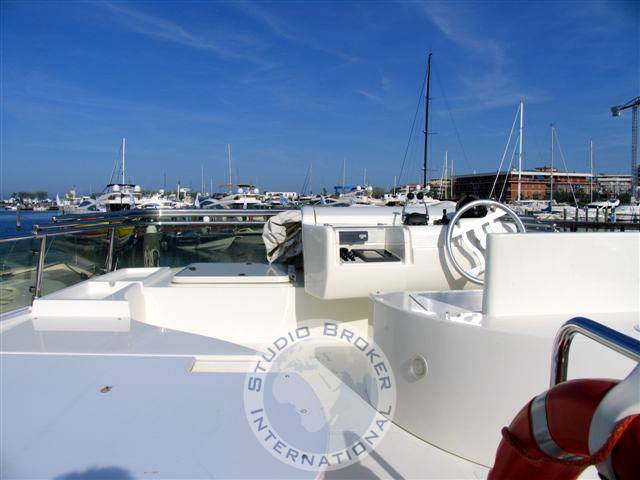 Ferretti 430