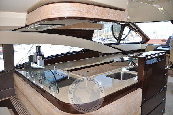 Azimut 58 fly