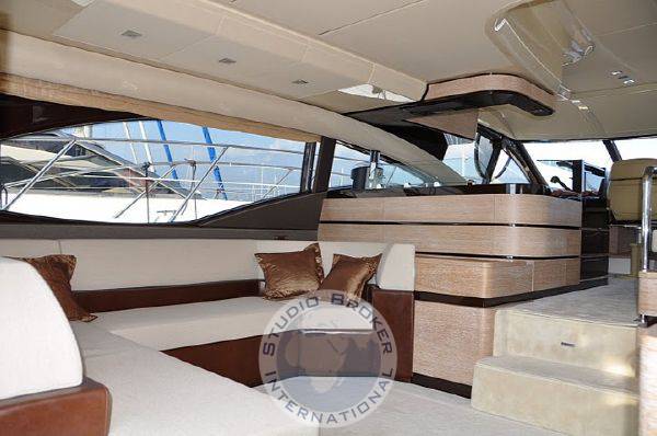 Azimut 58 fly