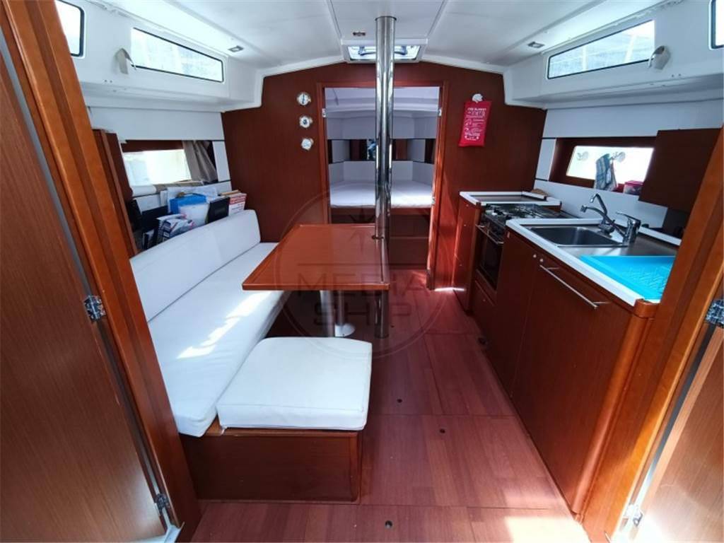 Beneteau Oceanis 38.1