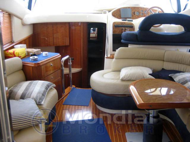Azimut 42 Fly