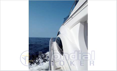 Azimut 42 Fly
